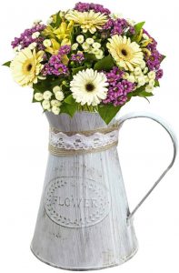 vaso di fiori vintage o shabby chic