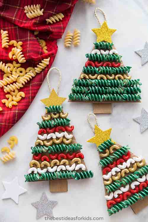 albero di natale fatto con la pasta tortiglioni - decorazione natalizia fai da te