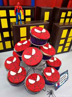 idee buffet e dolci a tema spider-man - cupcakes