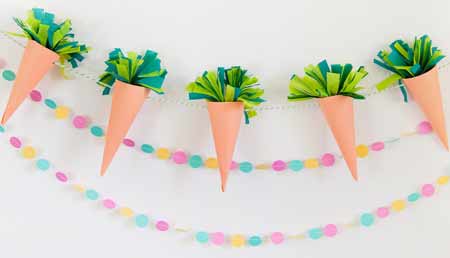 festone di carote di carta - decorazione di pasqua fai da te per bambini