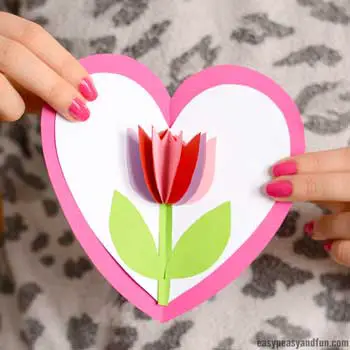 cuore di carta con fiore tulipano pop-up - lavoretto festa della mamma