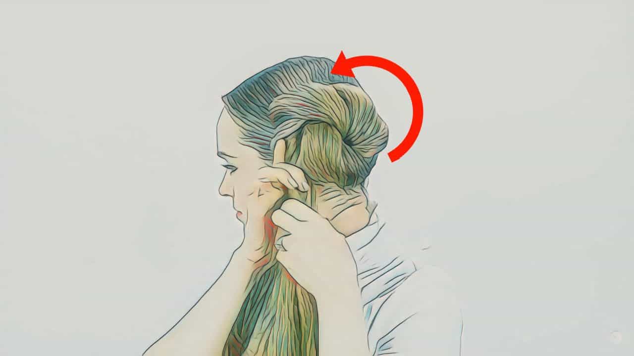 acconciatura Leila - Step 5 - Gira i capelli intorno all'orecchio