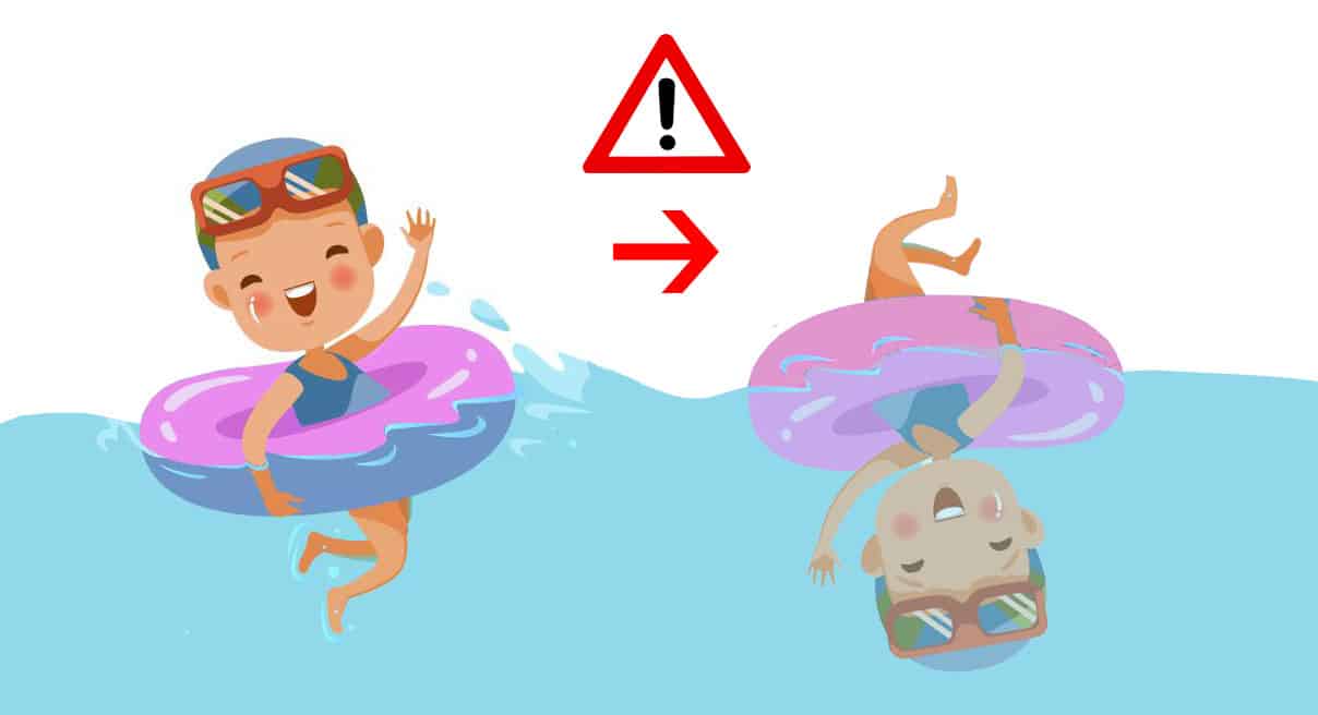 rischio ribaltamento del bambino con la ciambella in mare