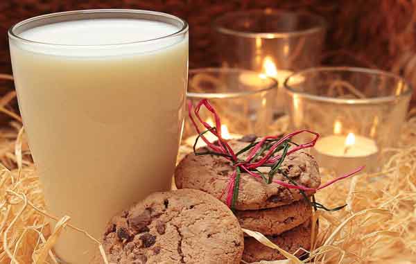 latte e biscotti da lasciare a Babbo Natale