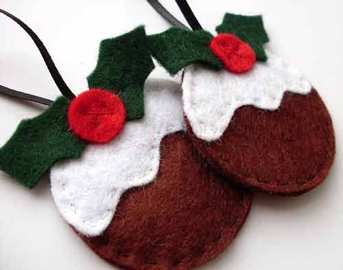 biscotti con glassa e pungitopo- decorazione in feltro fai da te per albero di natale