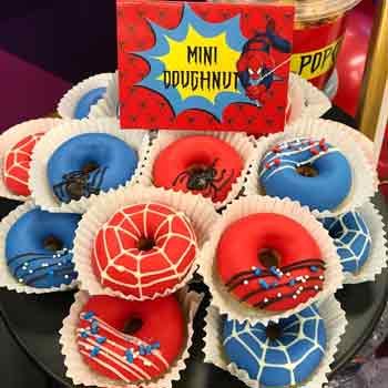 idee buffet e dolci a tema spider-man - ciambelline