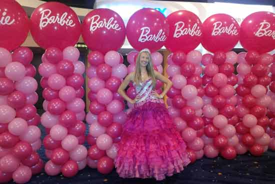 allestimento di palloncini a tema Barbie fai da te - Colonnine di palloncini giganti