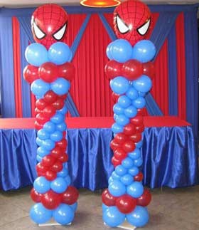 colonnine - idee per allestimento di palloncini fai da te a tema Spider-Man