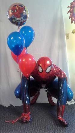 air-walker - idee per allestimento di palloncini fai da te a tema Spider-Man