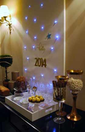 pannello con stelle luminose - decorazione fai da te per capodanno per la casa