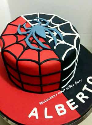 torta a tema Spider-Man nero in pasta di zucchero