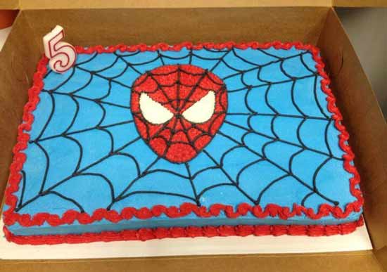 torta a tema Spider-Man rettangolare alla panna
