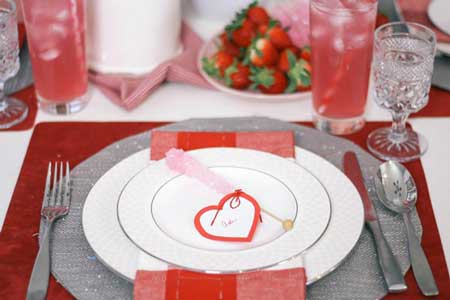 Allestimento tavola san valentino - Rosso, argento, bianco