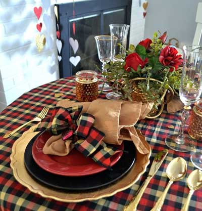 Tovaglia e Fiocco scozzese - allestimento tavola san valentino fai da te