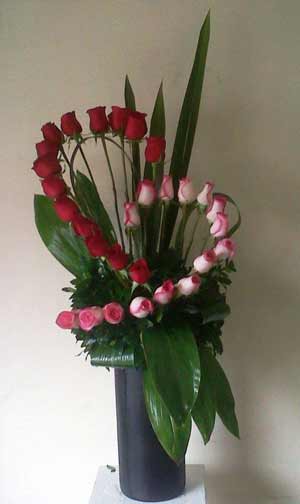 Cuore di rose con vaso - composizione floreale per San Valentino fai da te