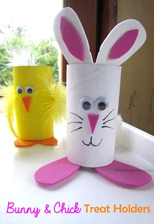 coniglietto e pulcino con piume  - lavoretto di pasqua con i rotoli di carta igienica terminata - bambini scuola primaria