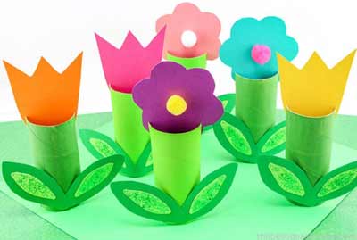 fiori con rotoli di carta igienica - lavoretto per festa della mamma per bambini