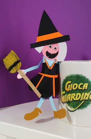 Strega di cartoncino - Lavoretto di Halloween