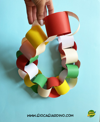 festone catena di carta colorata- decorazione di carnevale fai da te