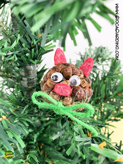 Renna con pigna e occhietti - decorazione natalizia fai da te per albero